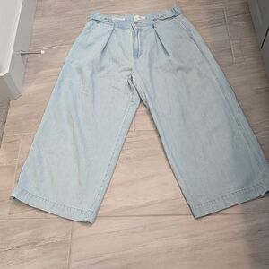 Universal Thread Light Blue Cropped Jeans